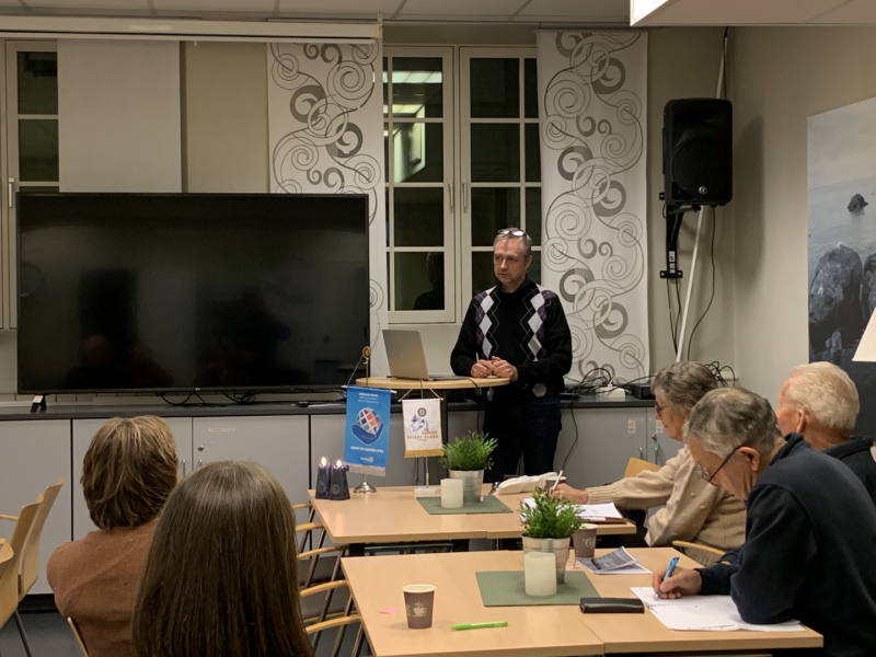 Kveldens foredragsholder, Per Arne Jakobsen, fortalte om Eina- bedriften Quick Systems.