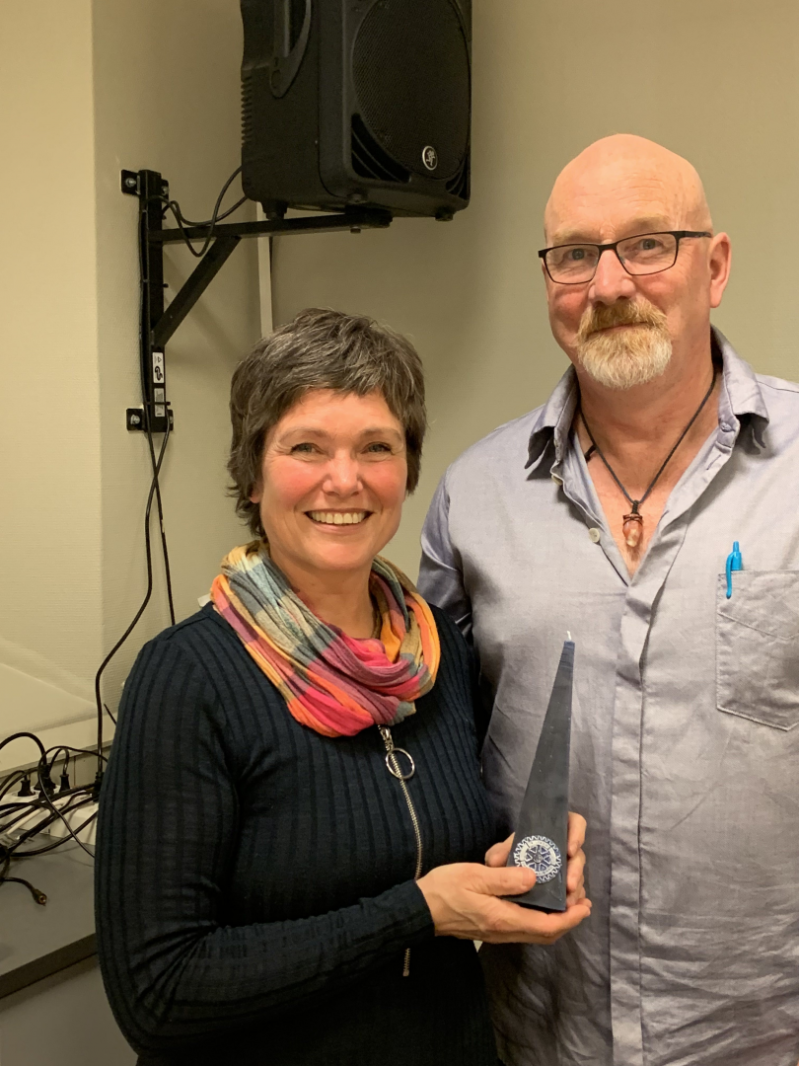 UNGDOMSUTVEKSLING og DEN GODE HJELPER