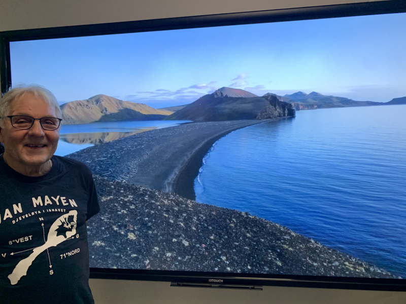 Jan Mayen er en Norsk øy i Nordishavet.