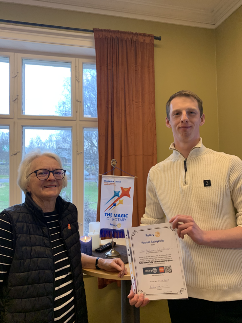 Ole Christensen presenterte sine erfaringer ifra Rotarys Ledelsesseminar for Ungdom