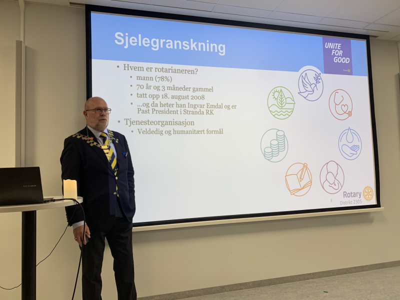 Vår president Henning Lindseth Åmot ønsket velkommen